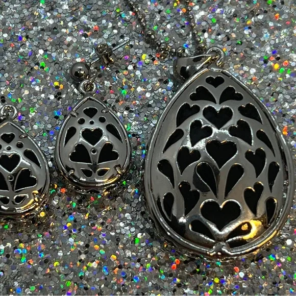 Silver-Tone Teardrop Obsidian Stone Encased Crystal Pendant & Matching Earrings - Picture 4 of 9